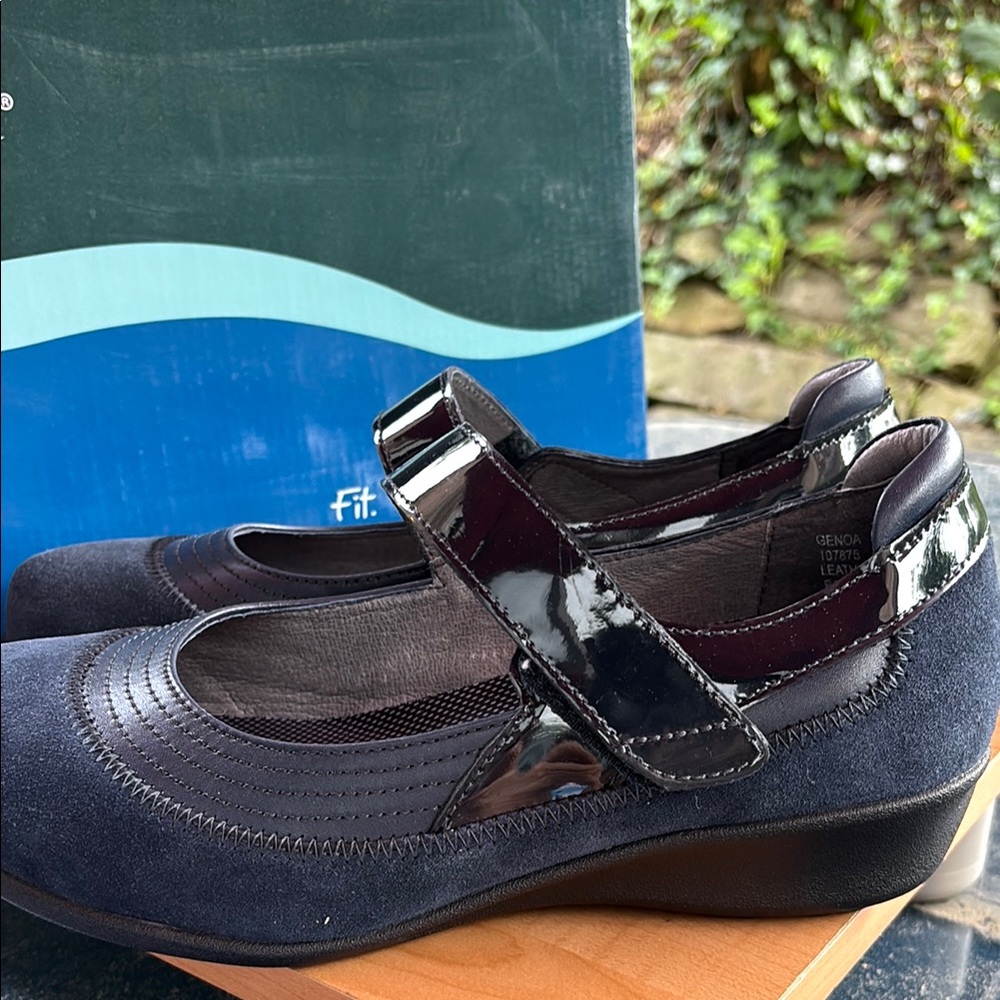 Genoa by DREW Mary Jane leather Flats Loafers. WIDE WIDTH - Picture 7 of 12